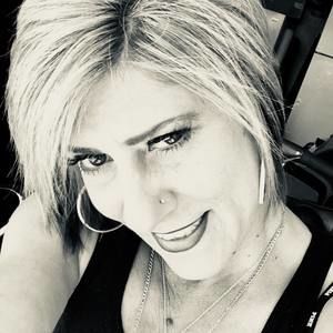 Meet your Posher, Crystal